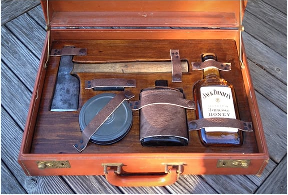 gentlemans-survival-kit-2-www.mensgear.net-cool-gear-tech-mens-gadgets-grooming-style-gizmos-gifts-mens-gift-ideas-travel-entertainment-auto-cars-rides-watches-babes-blog-awesome-luxury-watches-architecture-.jpg