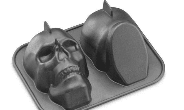 skull cake pan