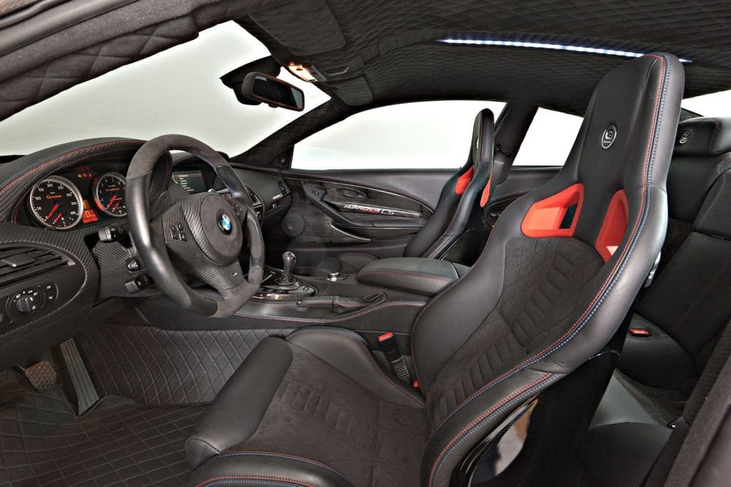 G6M V10 Hurricane CS Ultimate Black Interior