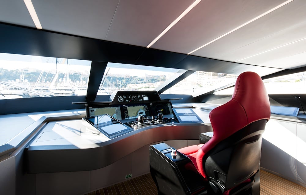 Hybrid Silver Wind Motor Yacht Bridge