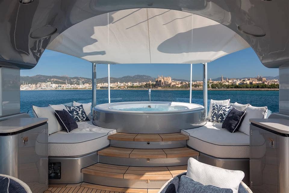 Kiss Luxury Motor Yacht Jacuzzi