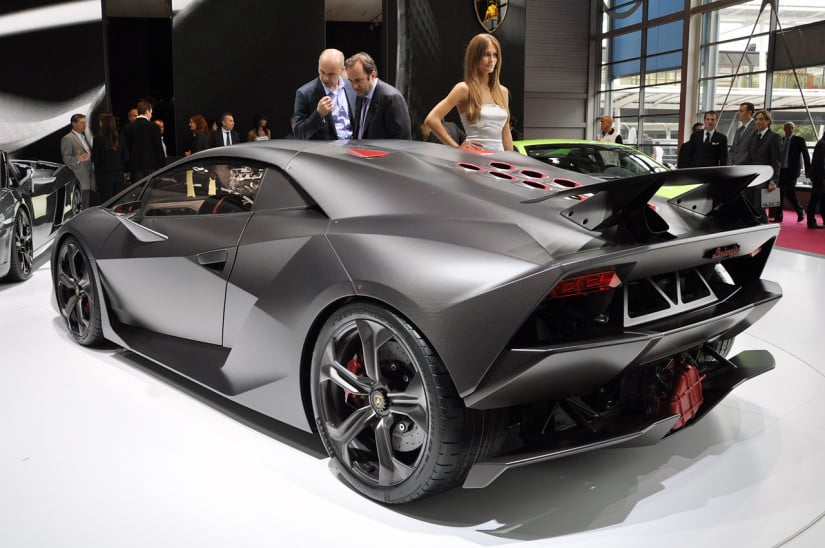 Lamborghini Sesto Elemento Side View