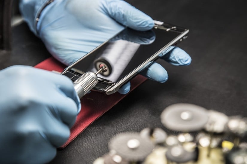 Vertu Signature Touch Craftsmanship