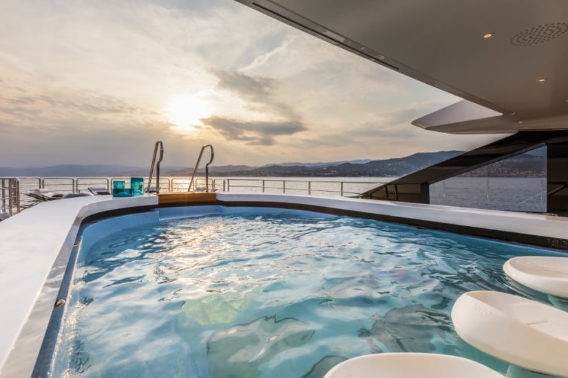 Jacuzzi Suerte Luxury Yacht by Tankoa Shipyard