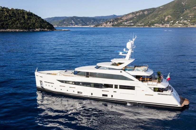 SF40 Serenity Yacht by Mondomarine, Side View
