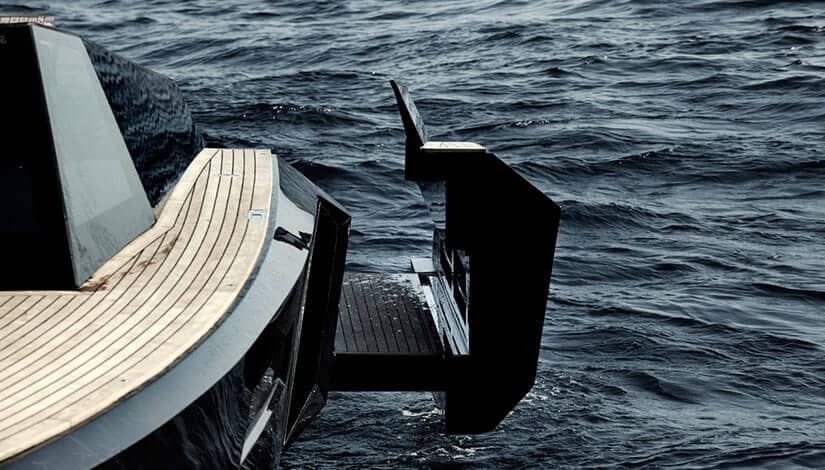 Evo 43 Luxury Boat Back Panel