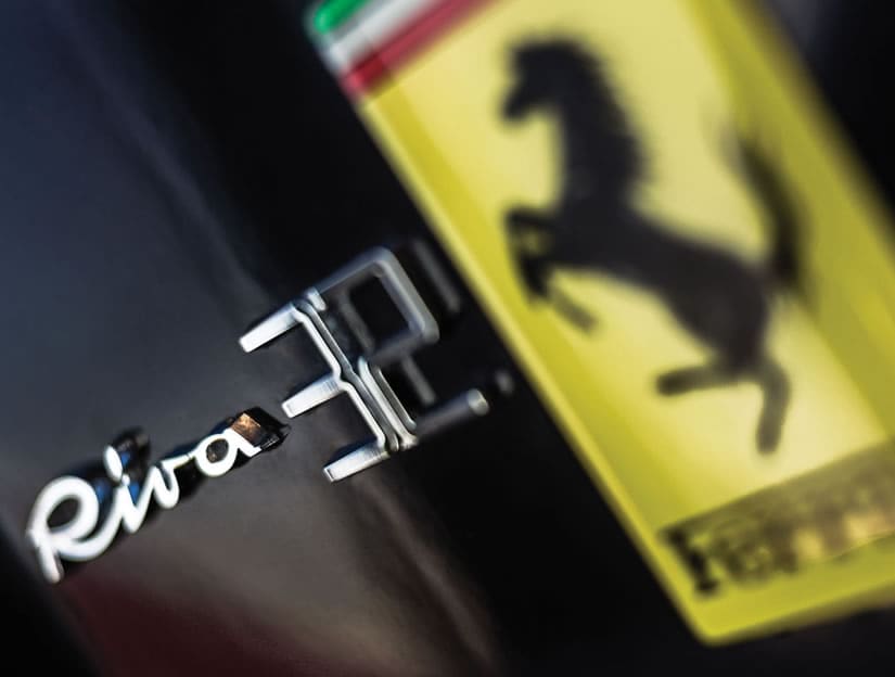 1990 Riva Ferari 32 logo