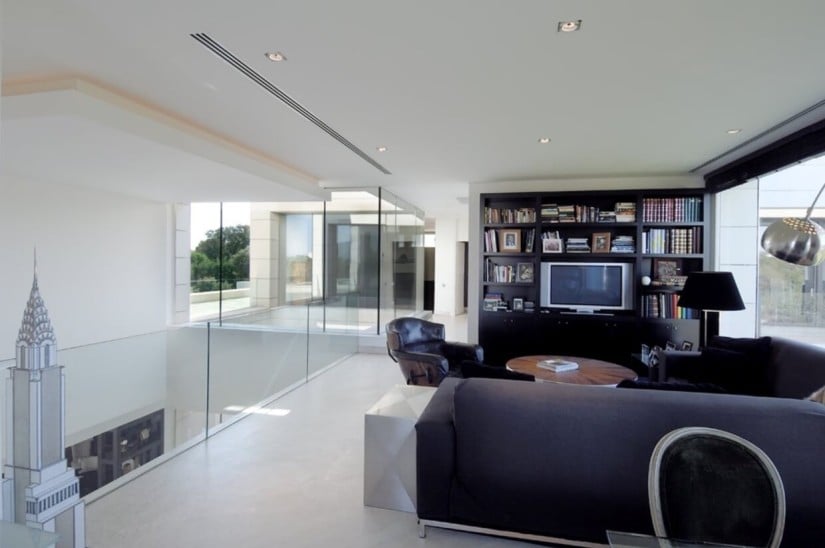 Contemporary Villa Paseo de los Lagos - luxury finishes throughout