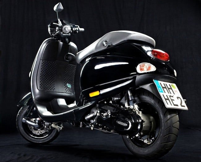 Custom Vespas by Scooter & Service 19