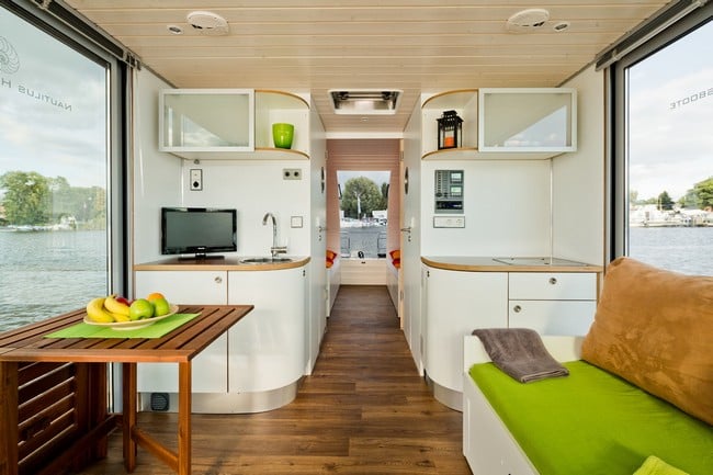 Nautilus Houseboats 15