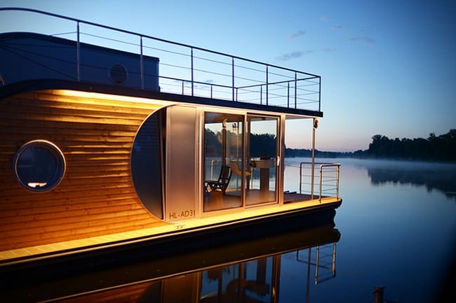 Nautilus Houseboats 18