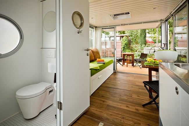 Nautilus Houseboats 22