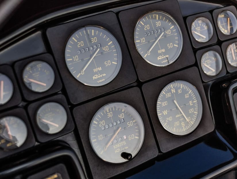 Riva Ferari 32 shipboard