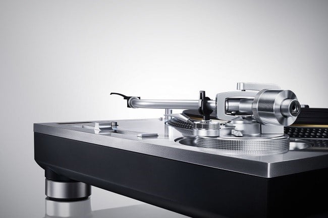 Technics SL-1200GAE Turntable 1