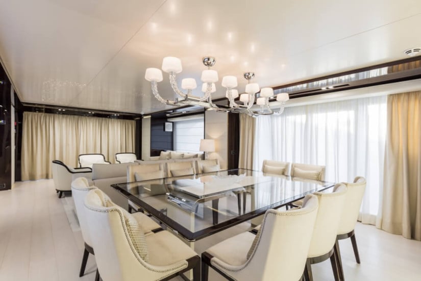 Dreamline 34 Yacht, Dining Area