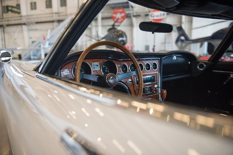 1967 Toyota 2000GT 9