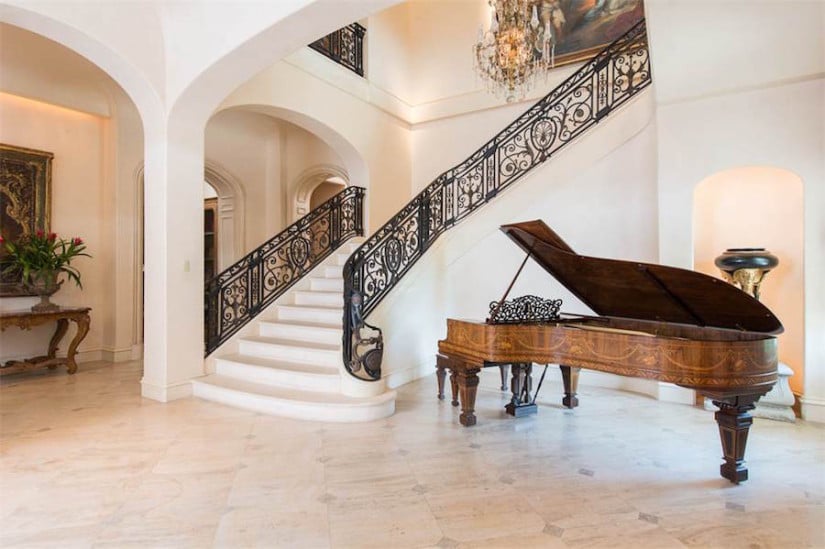 Staircase, Dallas While House