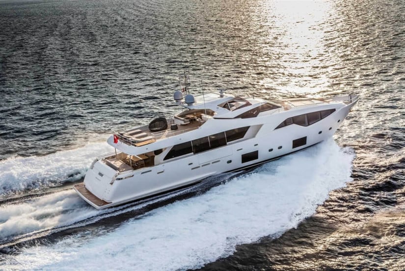 Ferretti Custom Line 108 VARDAR