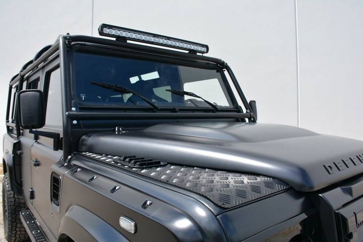 Land Rover Defender Beast 1