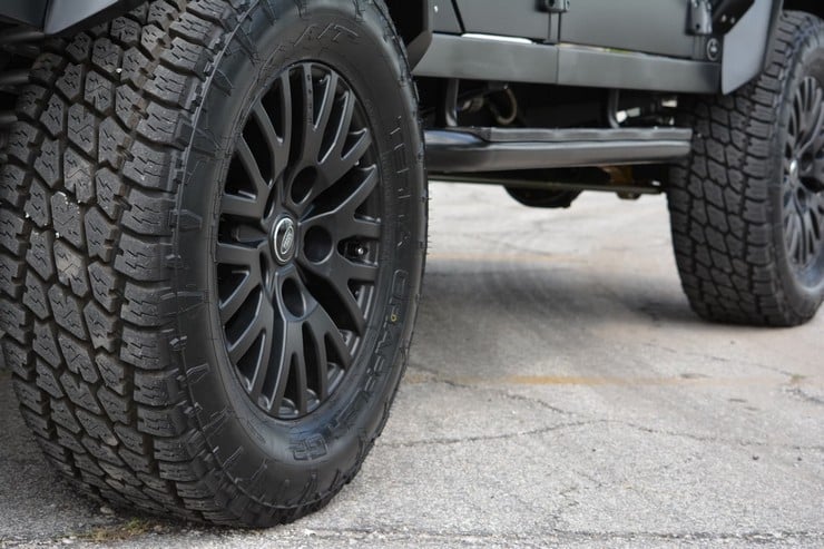 Land Rover Defender Beast 14