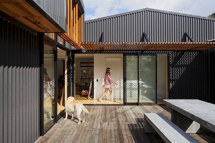 offSET Shed House in New Zealand 4