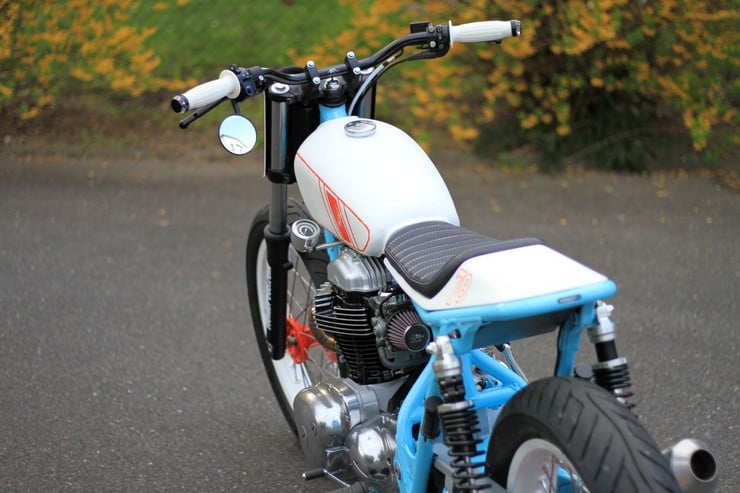 Kawasaki W650 by Hombrese Bikes 10