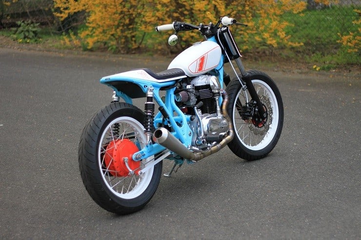 Kawasaki W650 by Hombrese Bikes 13