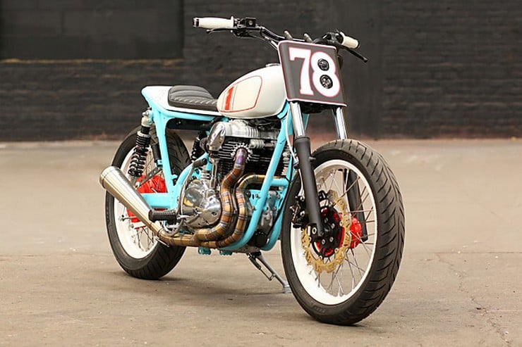 Kawasaki W650 by Hombrese Bikes 3