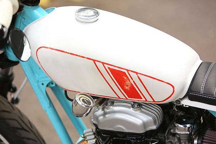 Kawasaki W650 by Hombrese Bikes 4