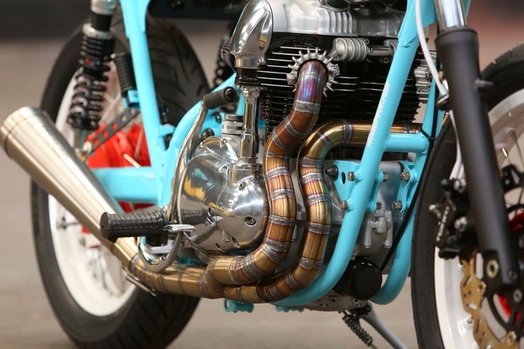 Kawasaki W650 by Hombrese Bikes 7