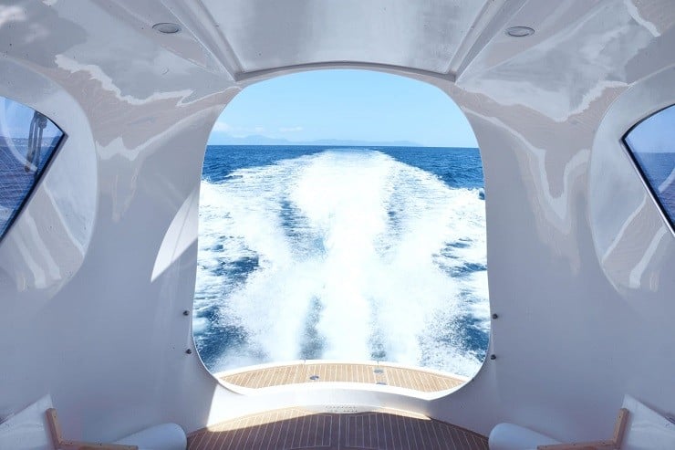 jet-capsule-mini-yacht-11