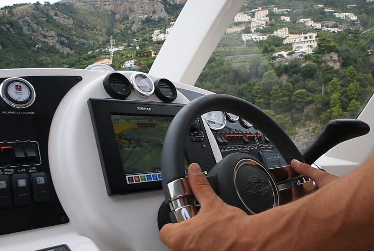 jet-capsule-mini-yacht-14