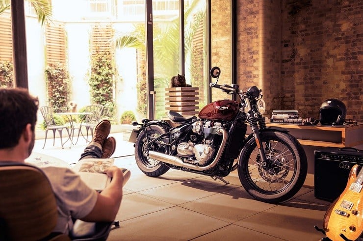 triumph-bonneville-bobber-1
