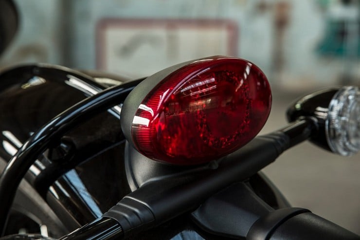 triumph-bonneville-bobber-9