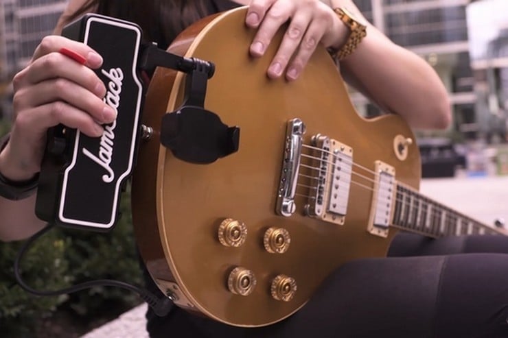 jamstack-attachable-electric-guitar-amplifier-1