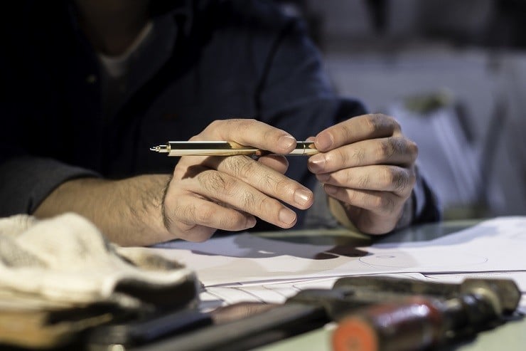 quotidian-magnet-propulsion-pen-1