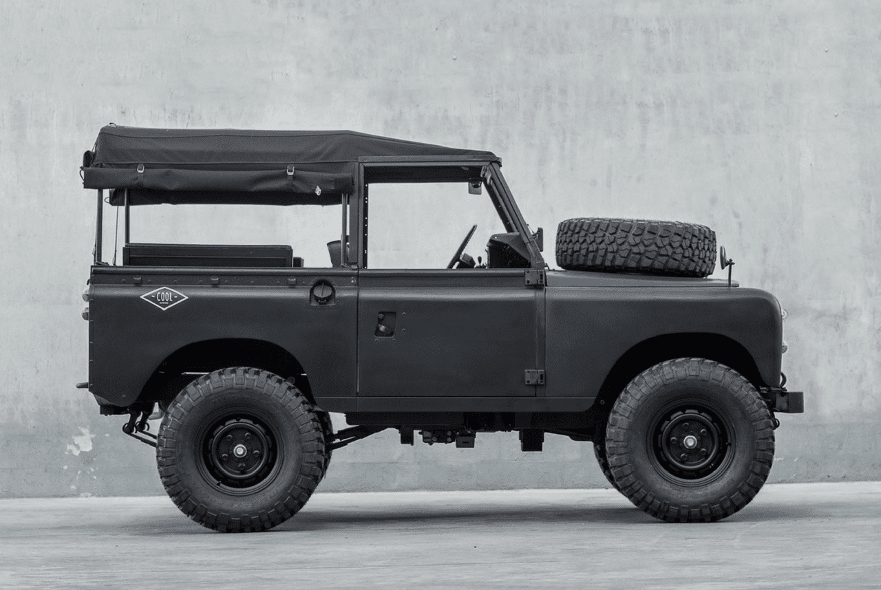 Series 3 land rover hi-res stock photography and images - Alamy, image size:1280x858