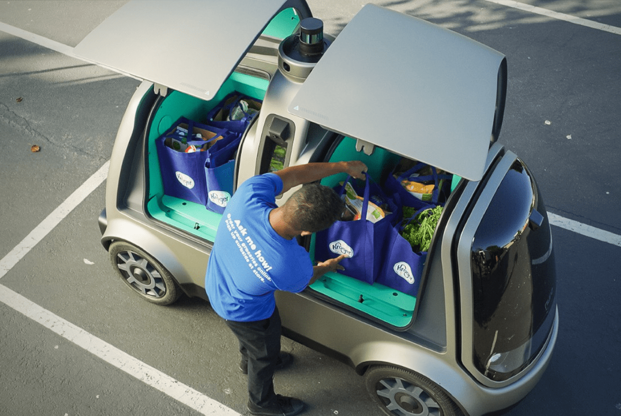Nuro R1 Driverless Food Delivery Van | Men's Gear