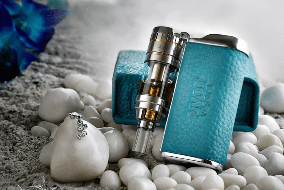 Vaping In Luxury With The Pivot 925 Vaporizer