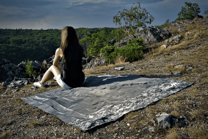 BEARZ Outdoor Compact Pocket Blanket