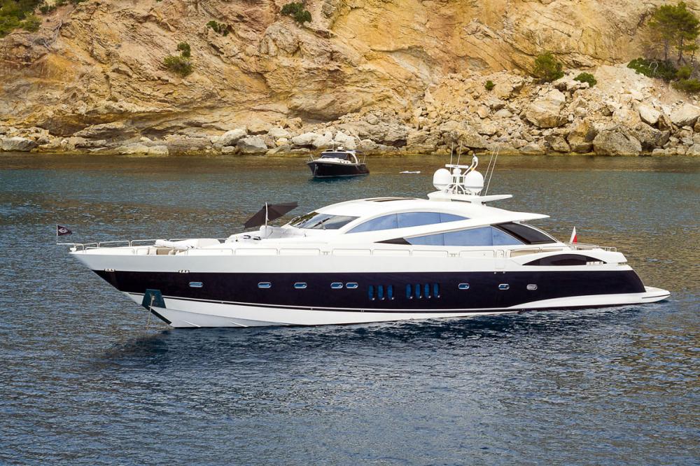 007 casino royale yacht