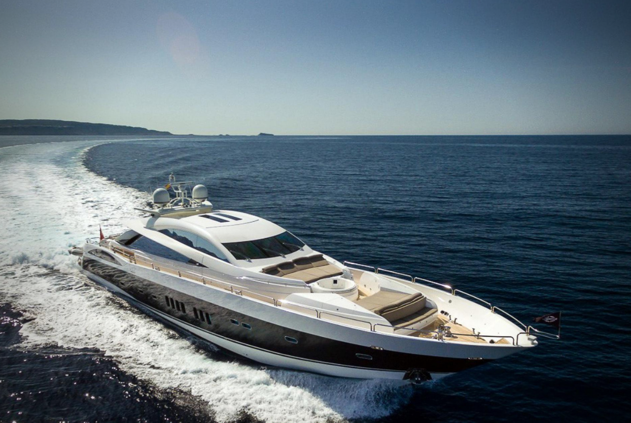 casino royale yacht