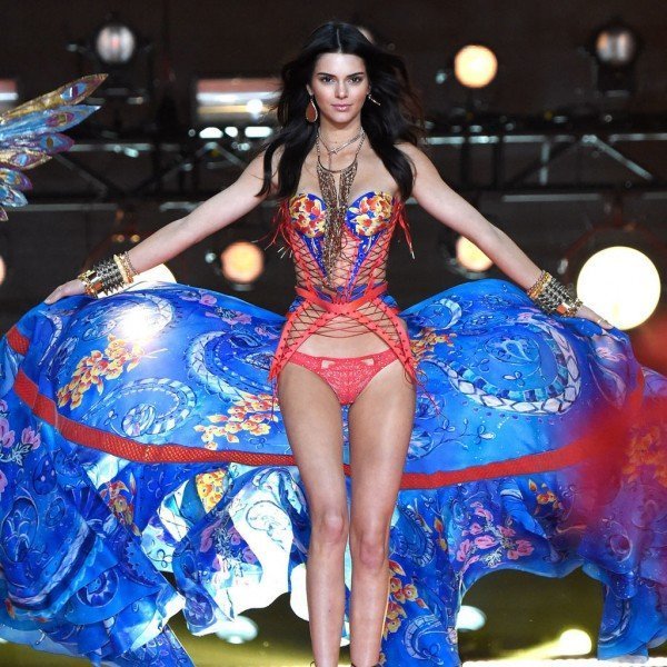 Kendall-Jenner-Victoria-Secret-Fashion-Show-2015