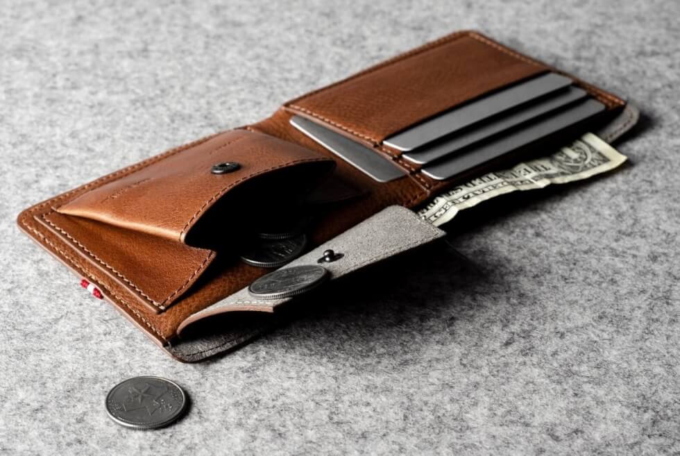 The Hard Graft Cash Card Coin Wallet Is Your All-Around Money Carrier ...