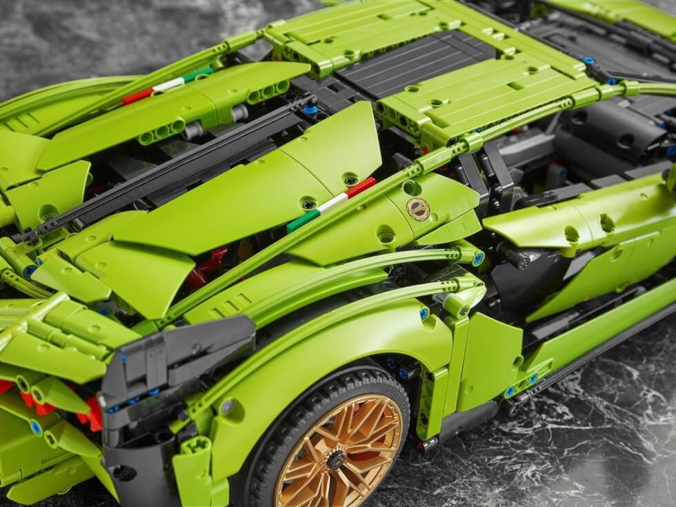 LEGO just bolstered its Technic lineup with a Lamborghini Sián FKP 37 ...