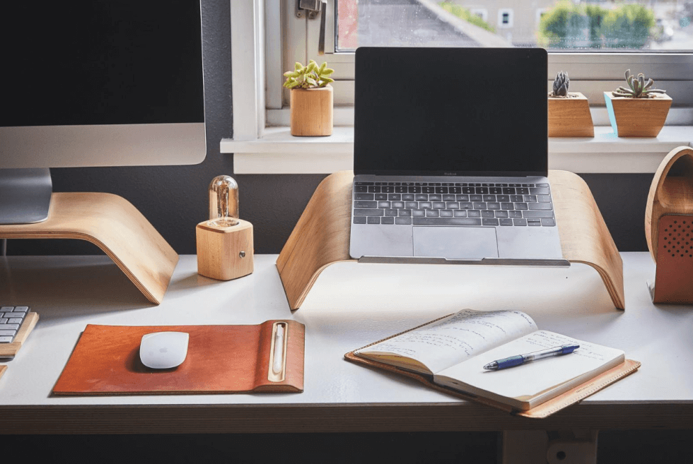 3 Steps To Turn Your Shed Into A Home Office | Men's Gear