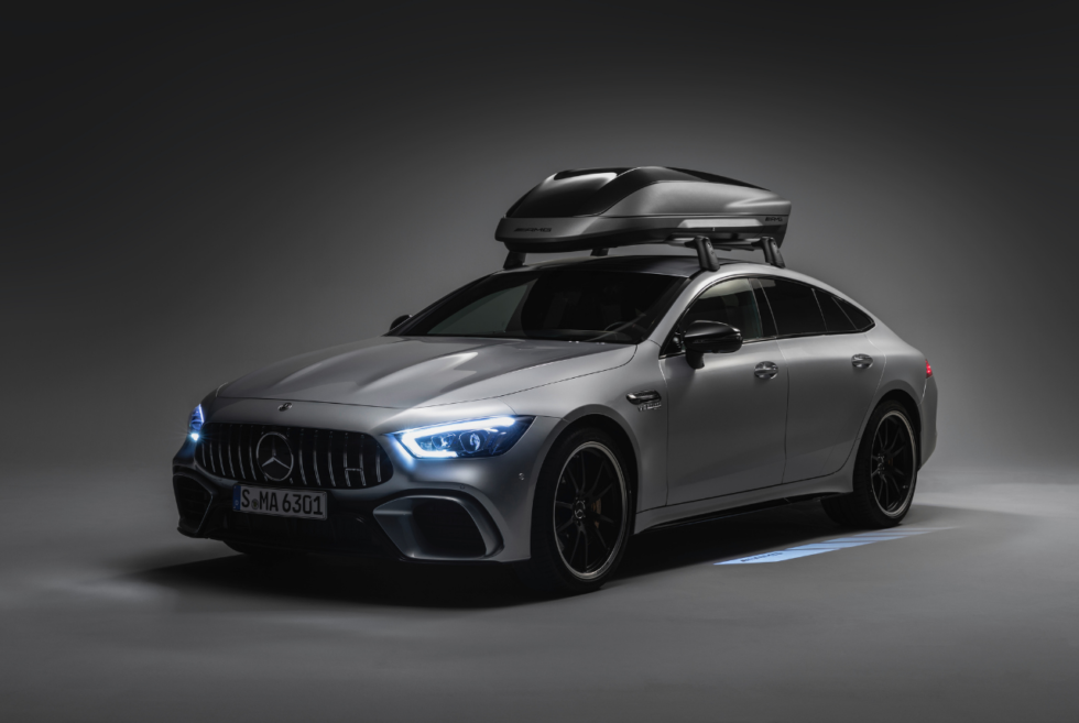 Expand your vehicle’s cargo capacity in style with the Mercedes-AMG roof box