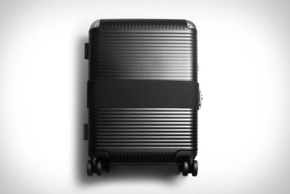 The FPM Bank Zip M suitcase Uses 100% Makrolon Polycarbonate