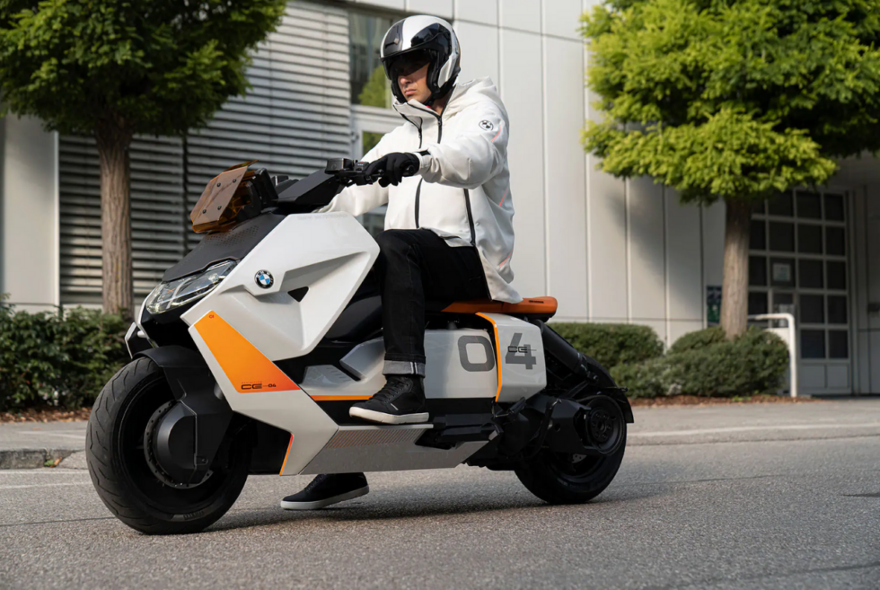 BMW Motorrad presents the Definition CE 04 as their latest emission-free scooter