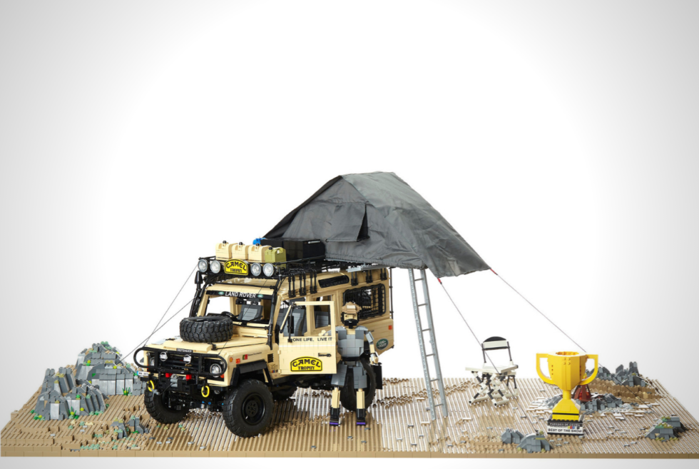 This Land Rover Defender 110 ‘Camel Trophy’ is a highly detailed LEGO showpiece